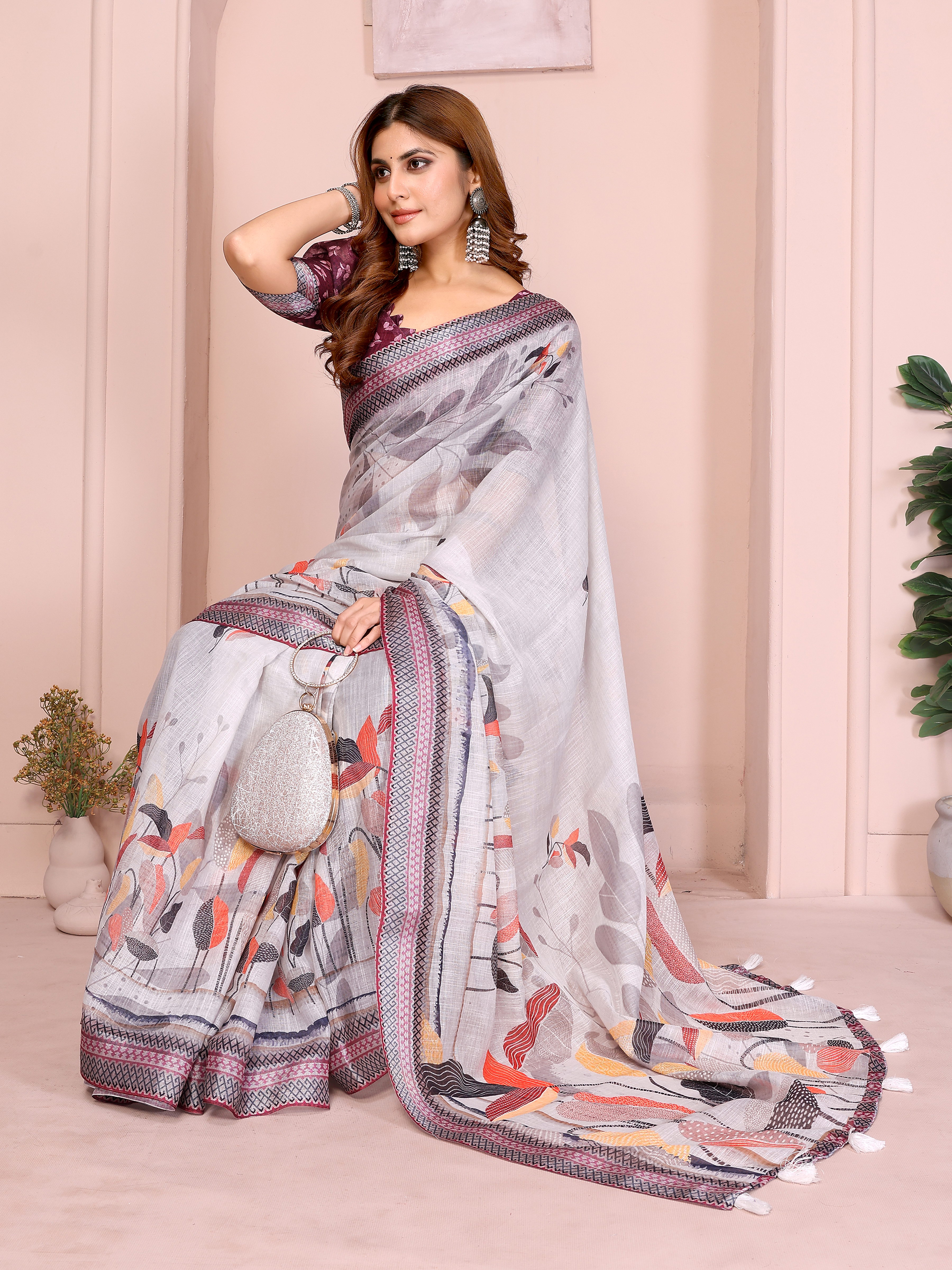 Saree Fabrics That Photograph Differently Under Indoor Lighting: How to Choose Well