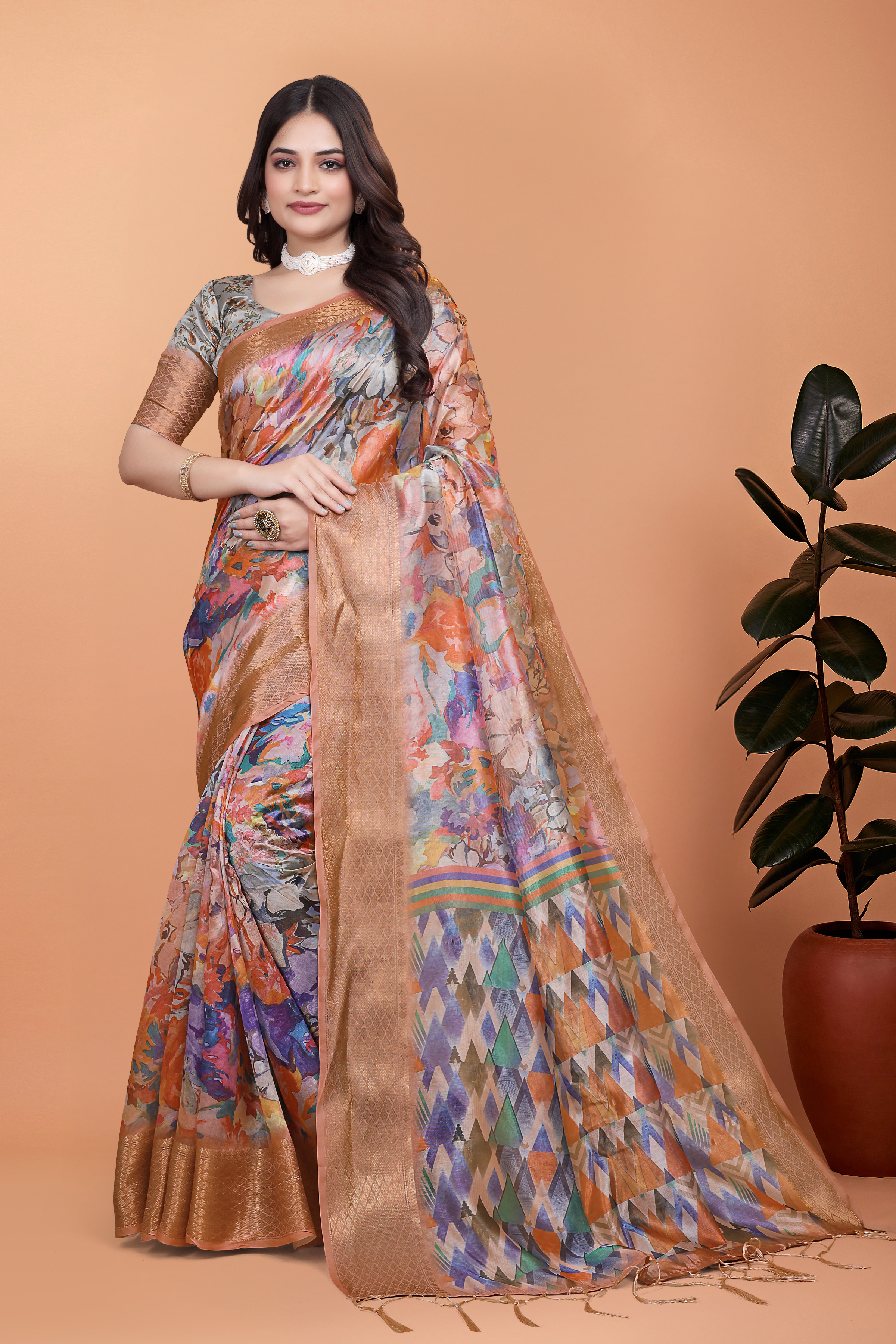 Why Some Sarees Catch on Jewellery More Than Others—and How to Prevent It