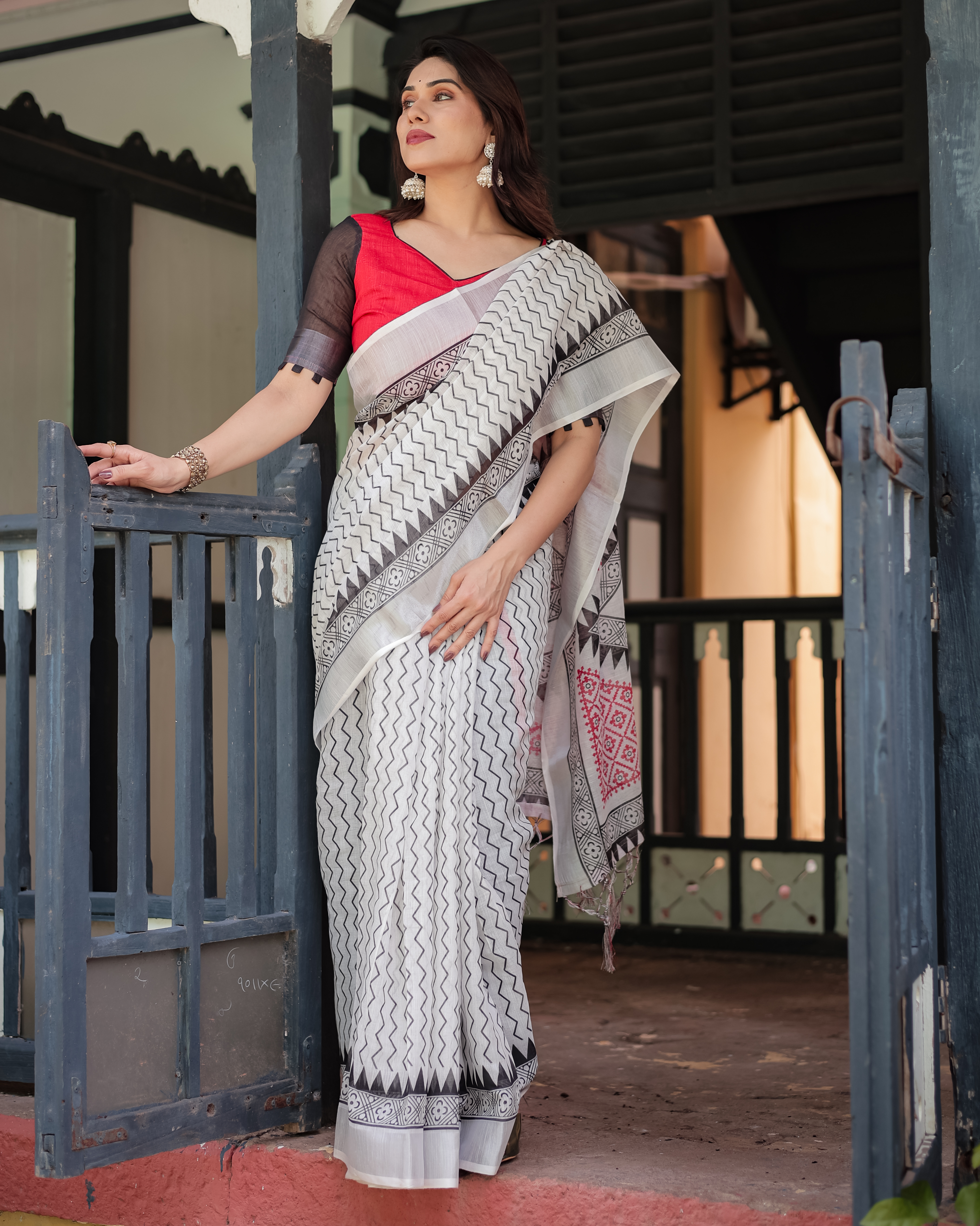 How to Plan Internal Links Between Ethnic Wear Articles and Product Collections